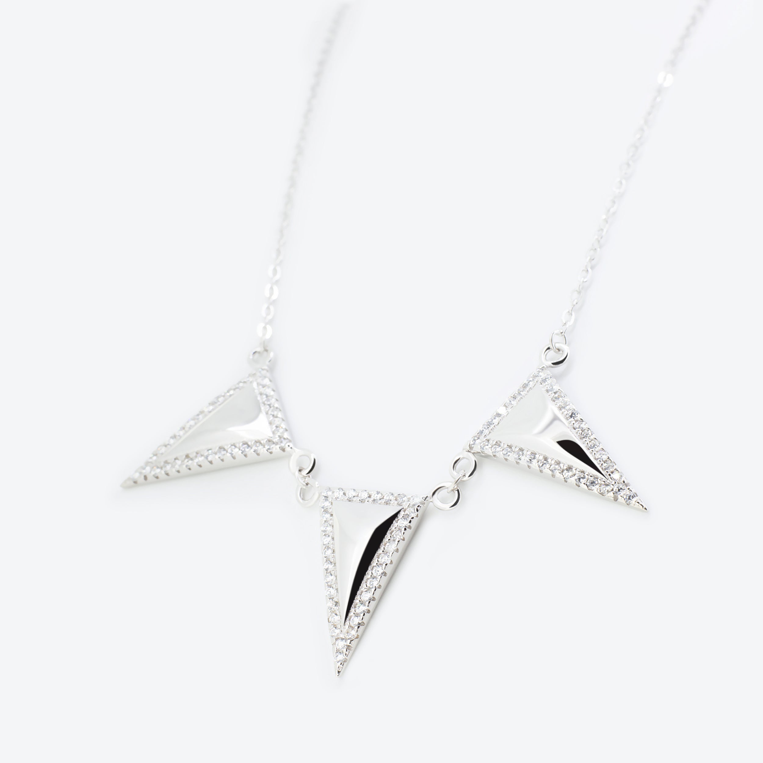 COLLANA con triangoli e pavé - argento