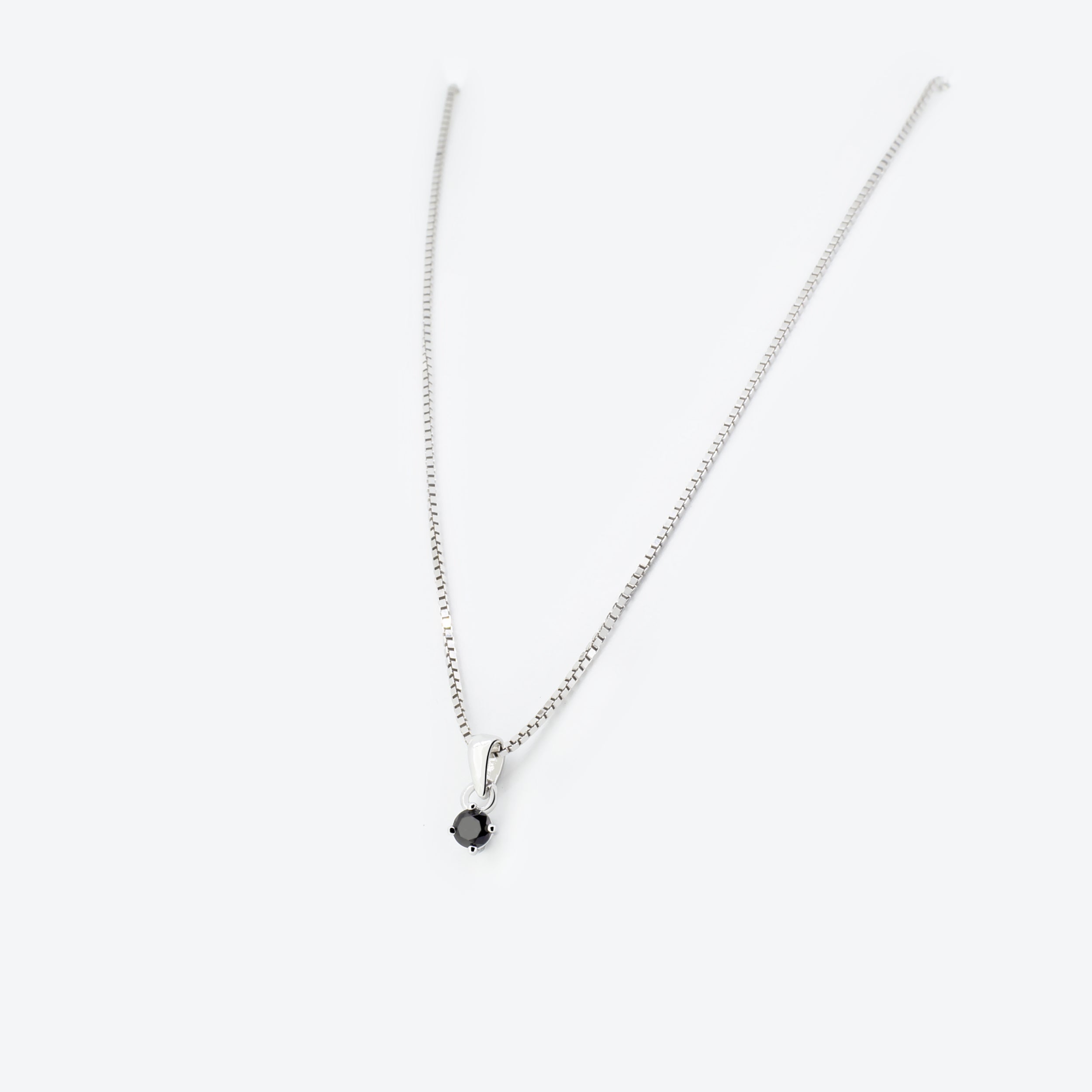 COLLANA con zircone nero