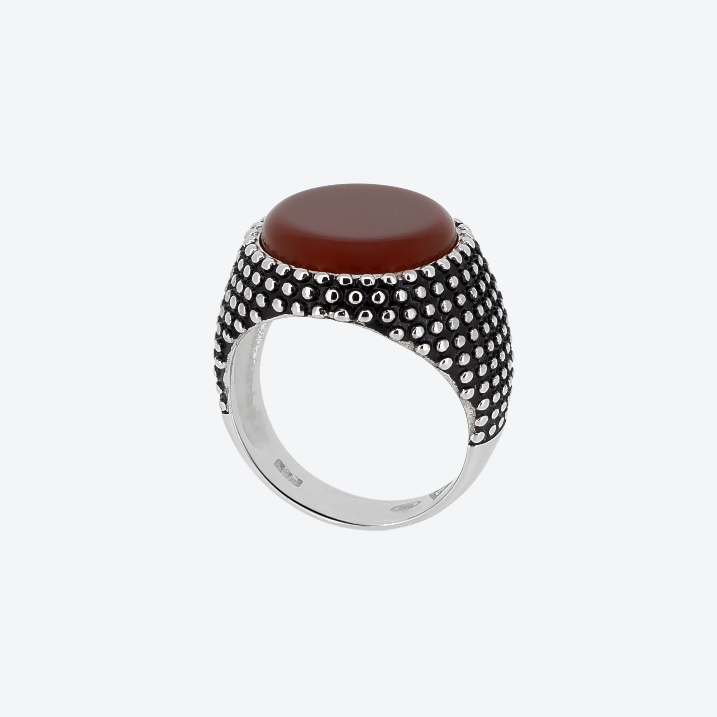 ANELLO CHEVALIER PUNTINATO CON PIETRA ROSSA