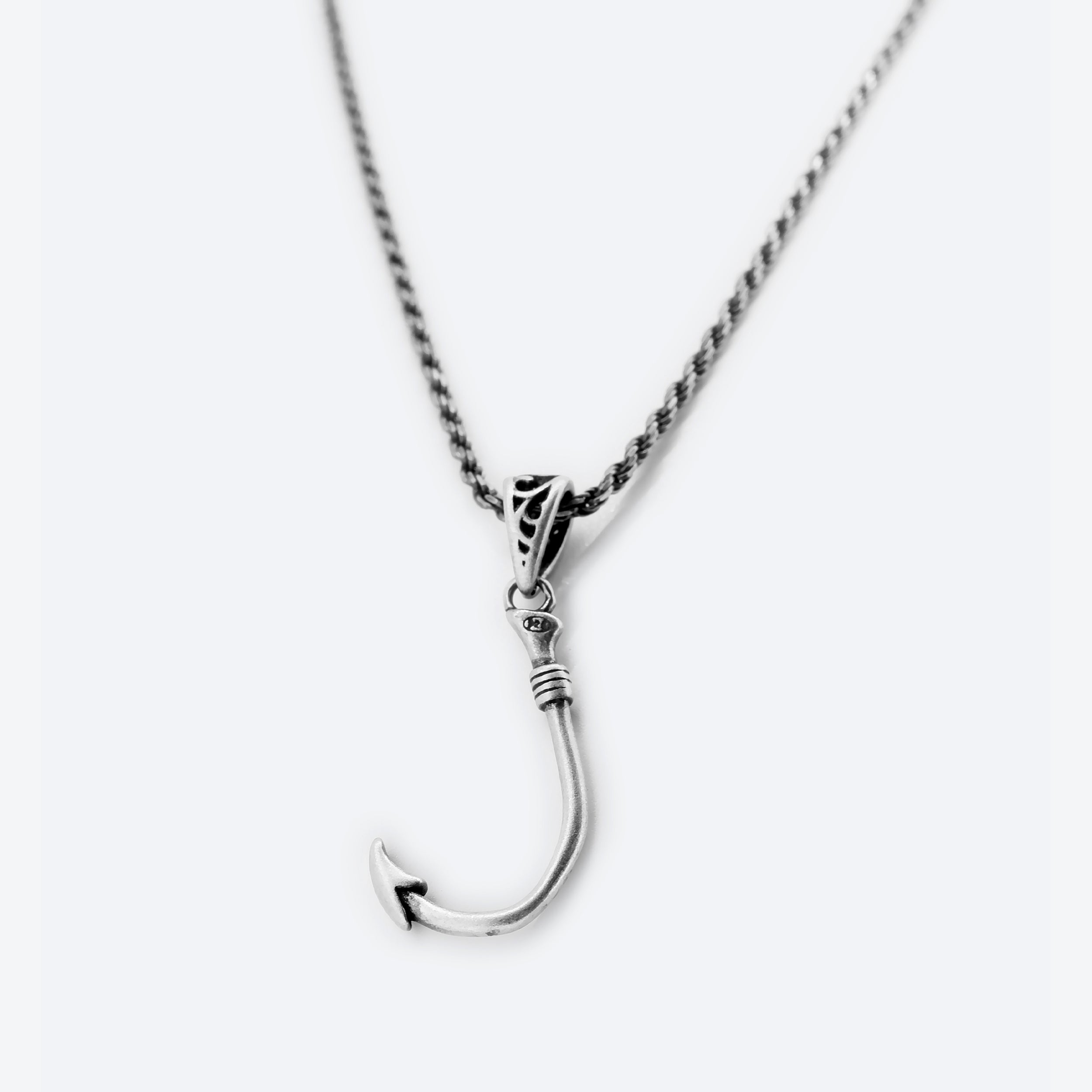 COLLANA con pendente amo da pesca