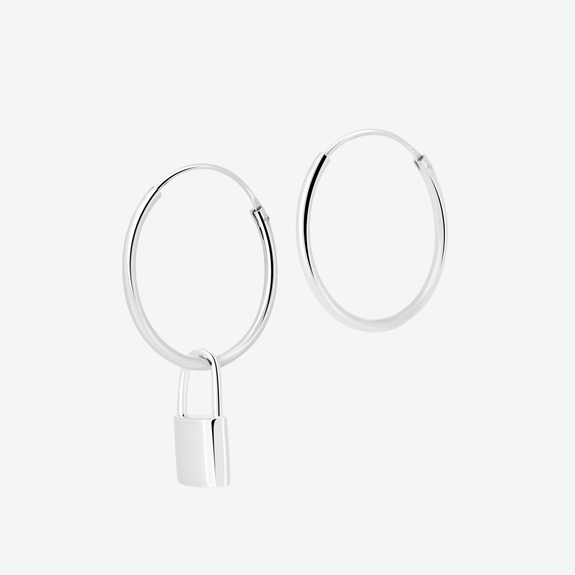 ORECCHINI cerchio con pendente chiave - argento